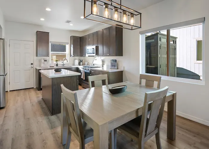 Flg Retreat - Modern With Mountain Views Holiday home Flagstaff