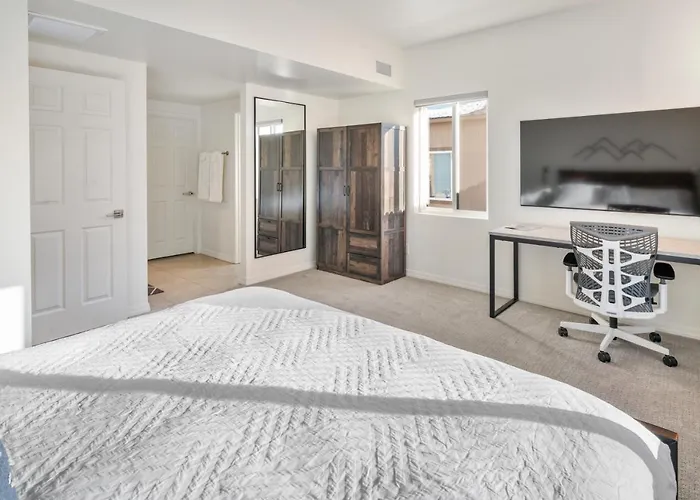 Flg Retreat - Modern With Mountain Views Holiday home *